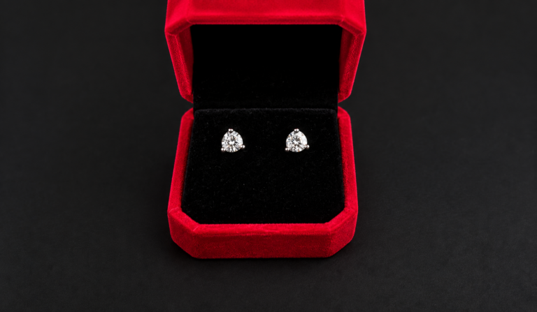 Lab-Diamond Earrings